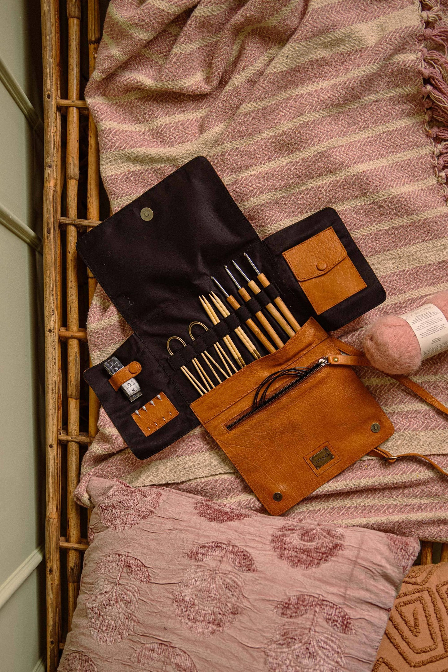 Gro Crossbody