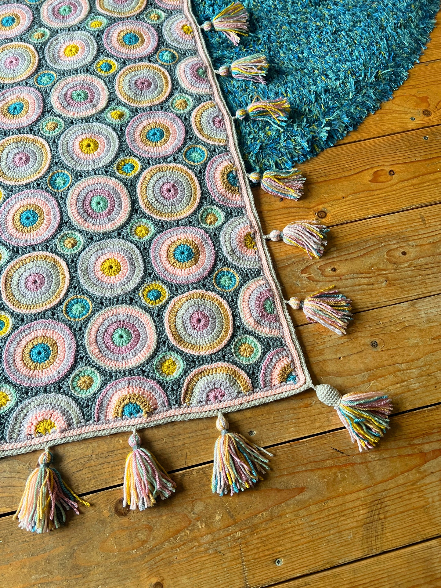 Magic Circles crochet blanket by Janie Crow