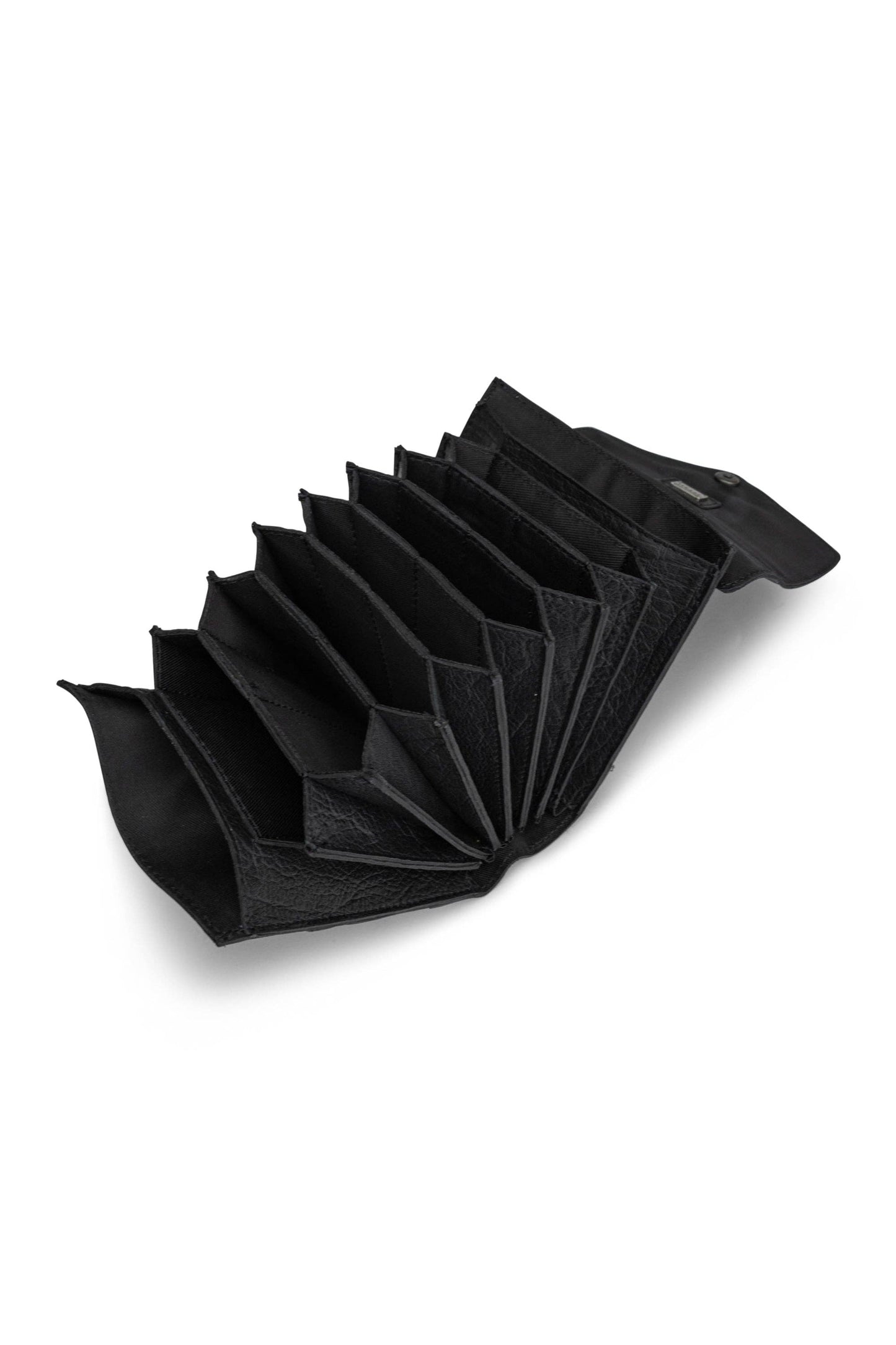 Betina Needle Case: Black / One size
