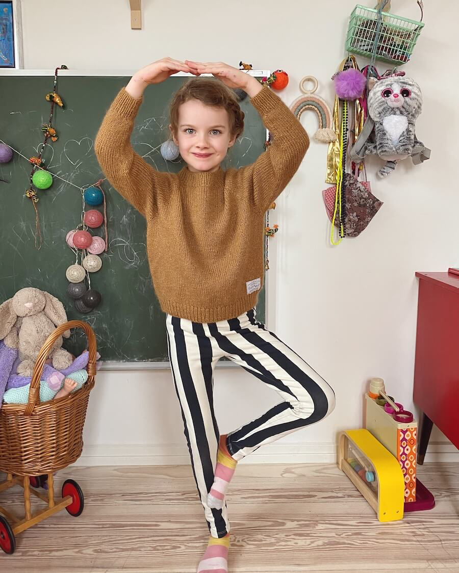 No Frills Sweater Junior | Petite Knit patterns