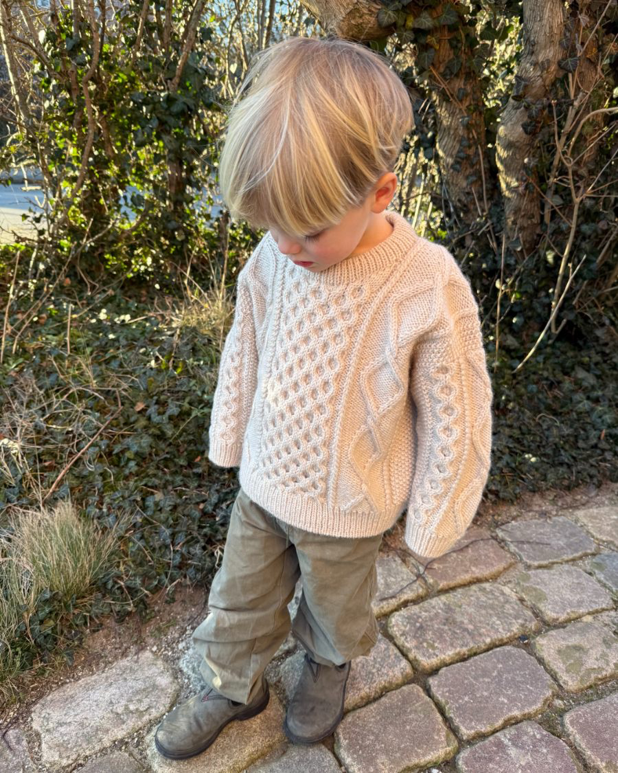 Dagmar Sweater Junior | Petite Knit patterns