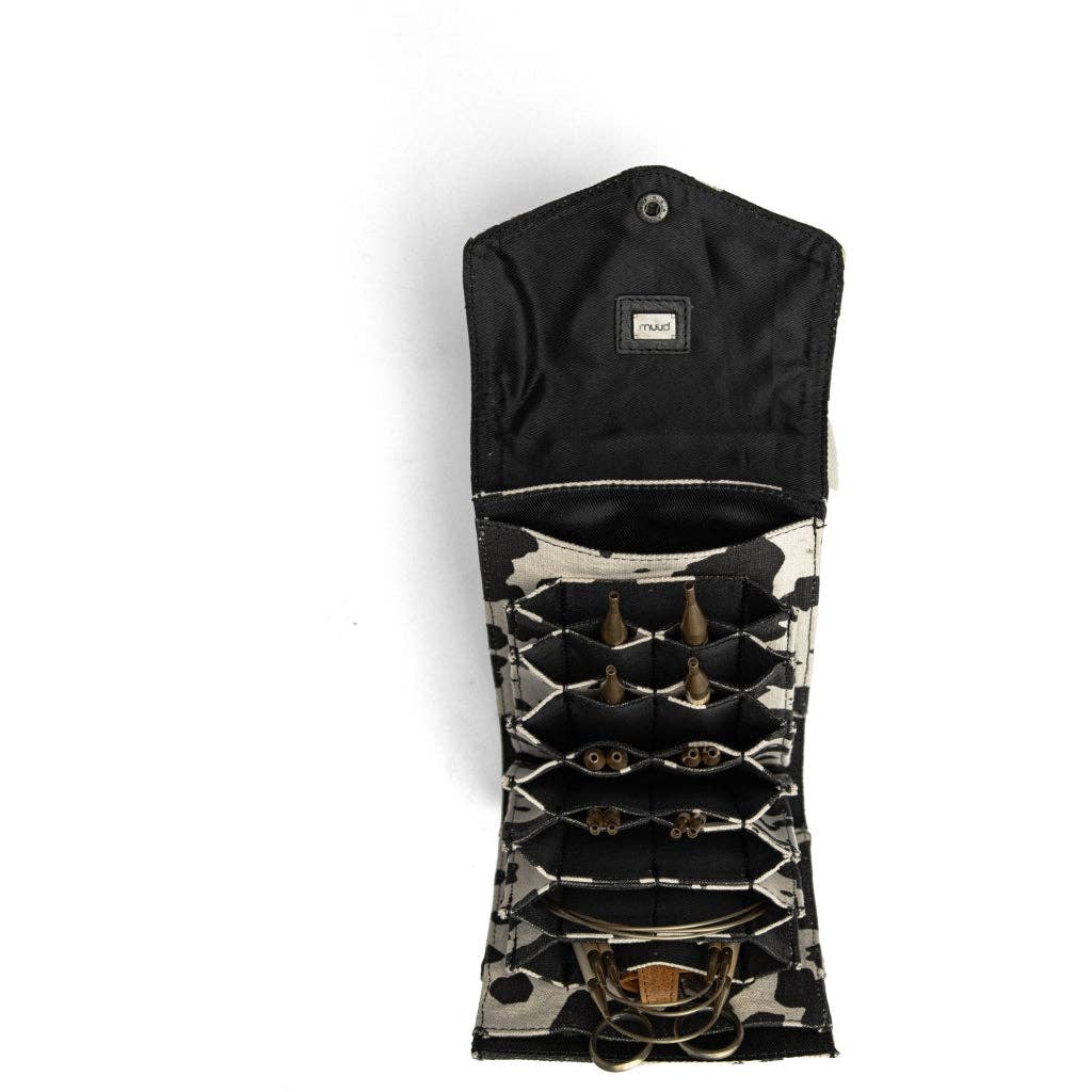Betina Needle Case | MUUD