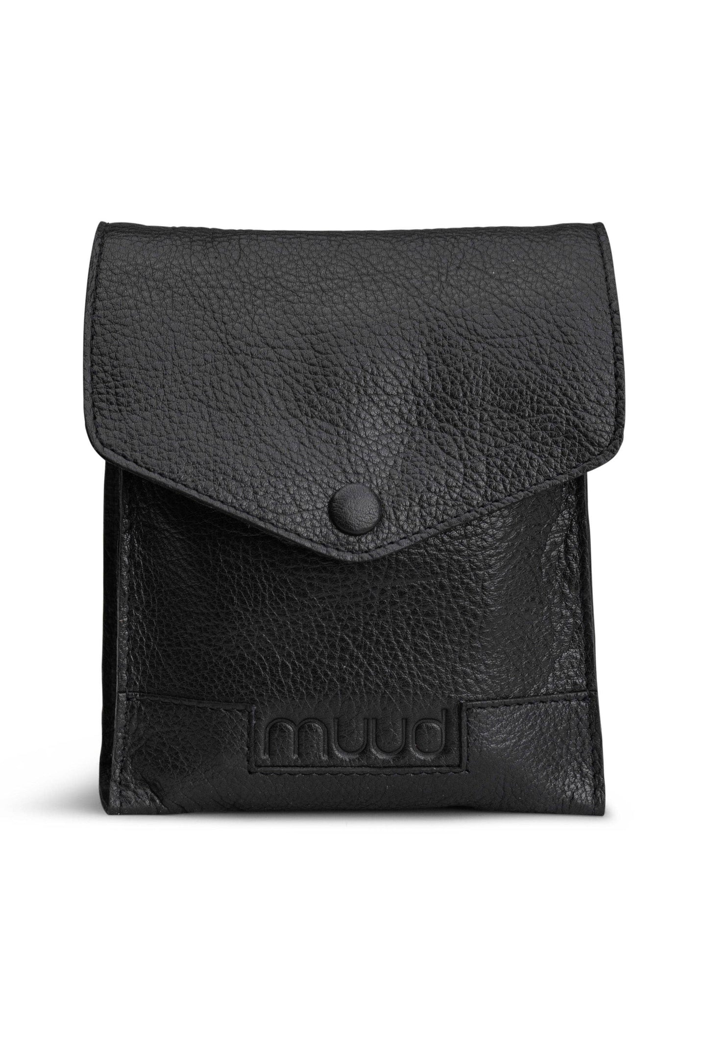 Betina Needle Case: Black / One size
